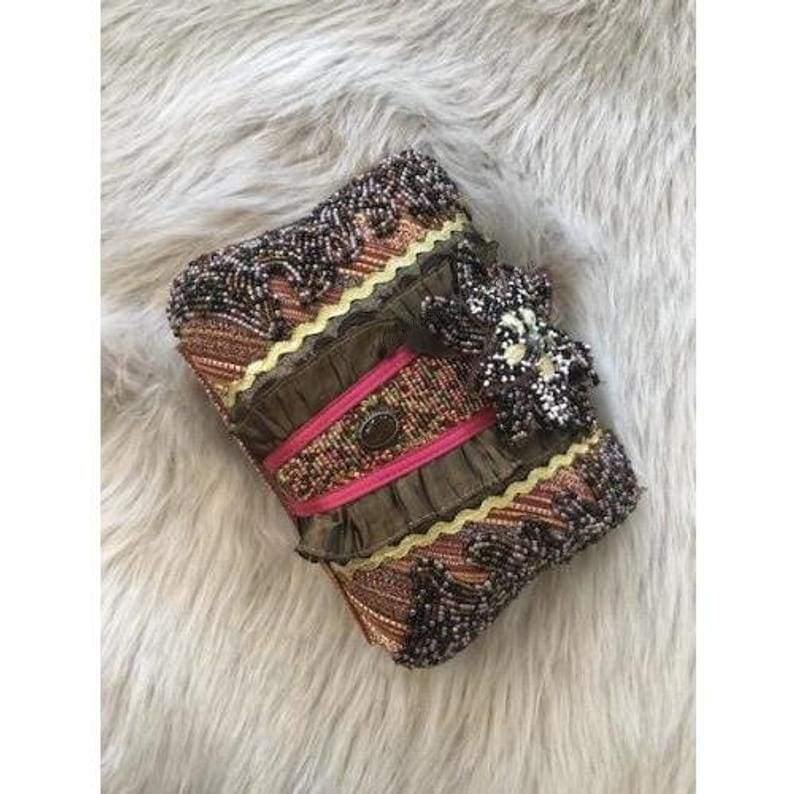 
            
                Load image into Gallery viewer, Vintage Beaded Clutch - The Vintage Bohemian
            
        